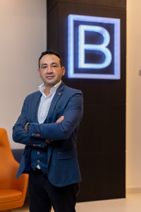 Dr. Álvaro Vélez