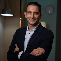Dr. Ronald Martínez