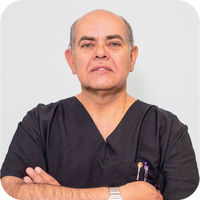Dr. Eduardo González